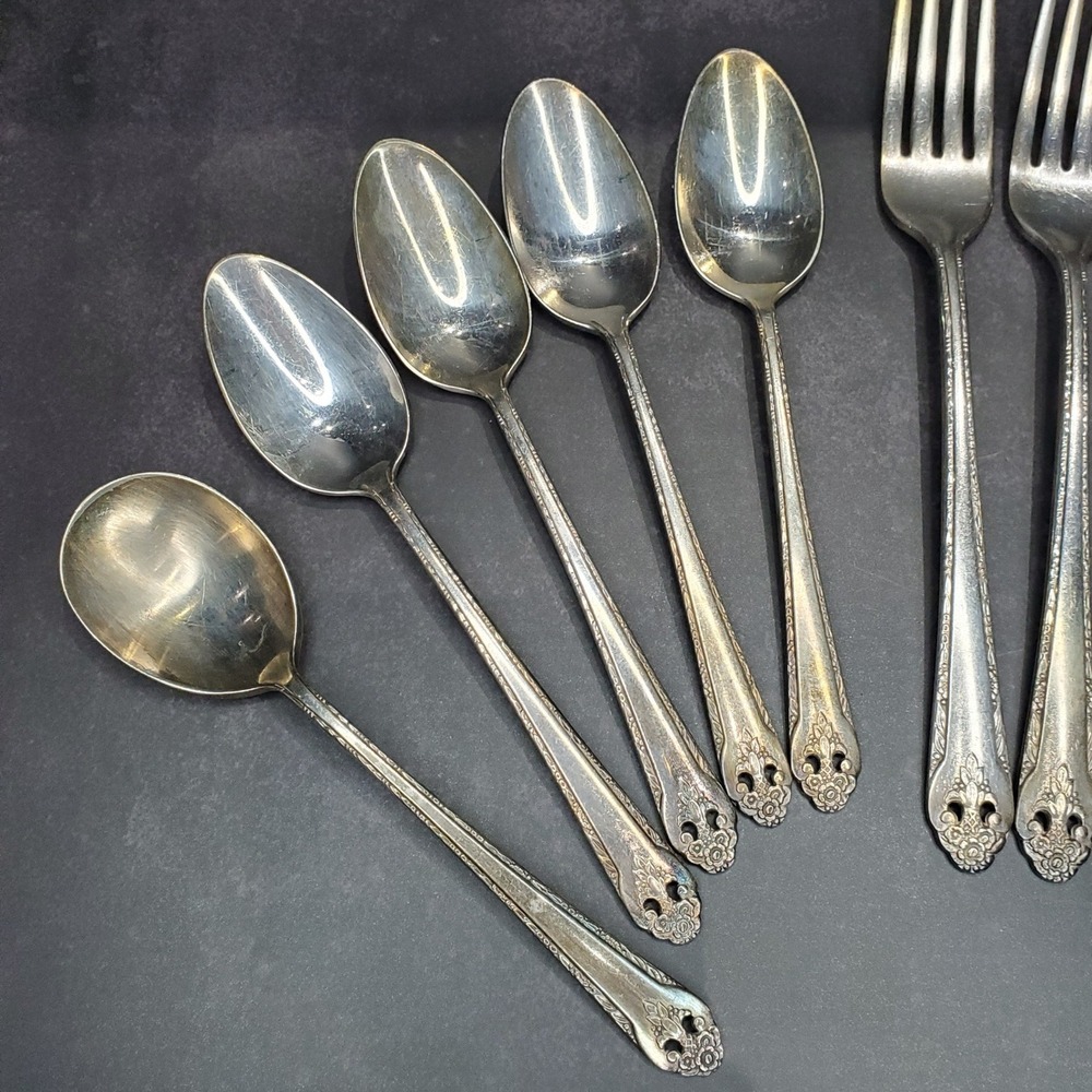 Holmes & Edwards Vintage Silverplate Spoons and Forks Set "Lovely Lady" Pattern - Picture 2 of 6